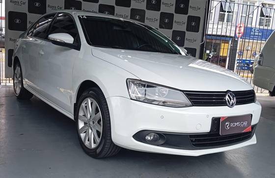 VOLKSWAGEN JETTA 2.0 COMFORTLINE FLEX 4P MANUAL